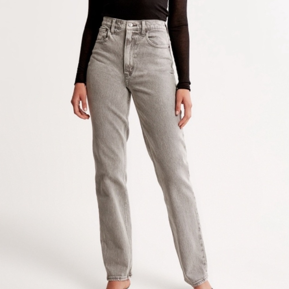 Abercrombie & Fitch 90's Straight Ultra High Rise Jean - Grey